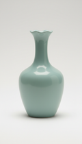 Porzellanvase mit Farbakzent